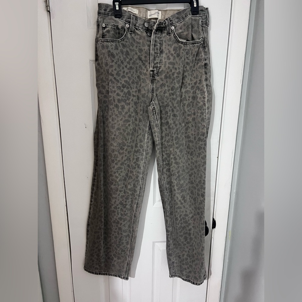 Universal Thread Gray Leopard Print Straight Leg Jeans